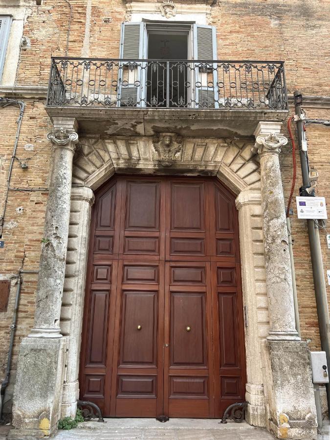 B&B Palazzo Lombardi Lucera Zewnętrze zdjęcie